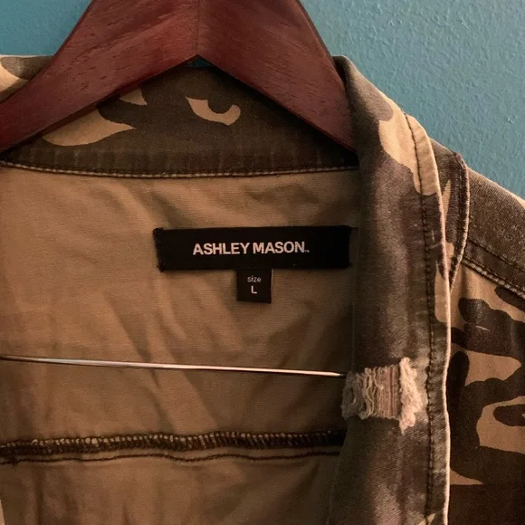 Ashley Mason camouflage patchwork coat. - Picture 6 of 6